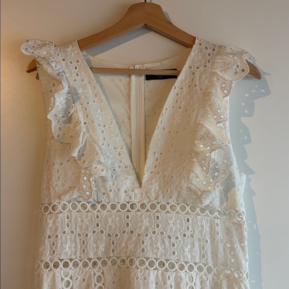 Few Moda Eyelet Embroidered Dress Asymmetrical Hem White Size Medium - Picture 6 of 11